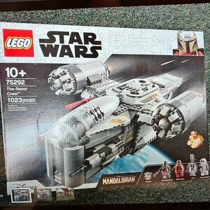 Lego Set 75292 the Razor Crest Mandalorian and Grogu NEW